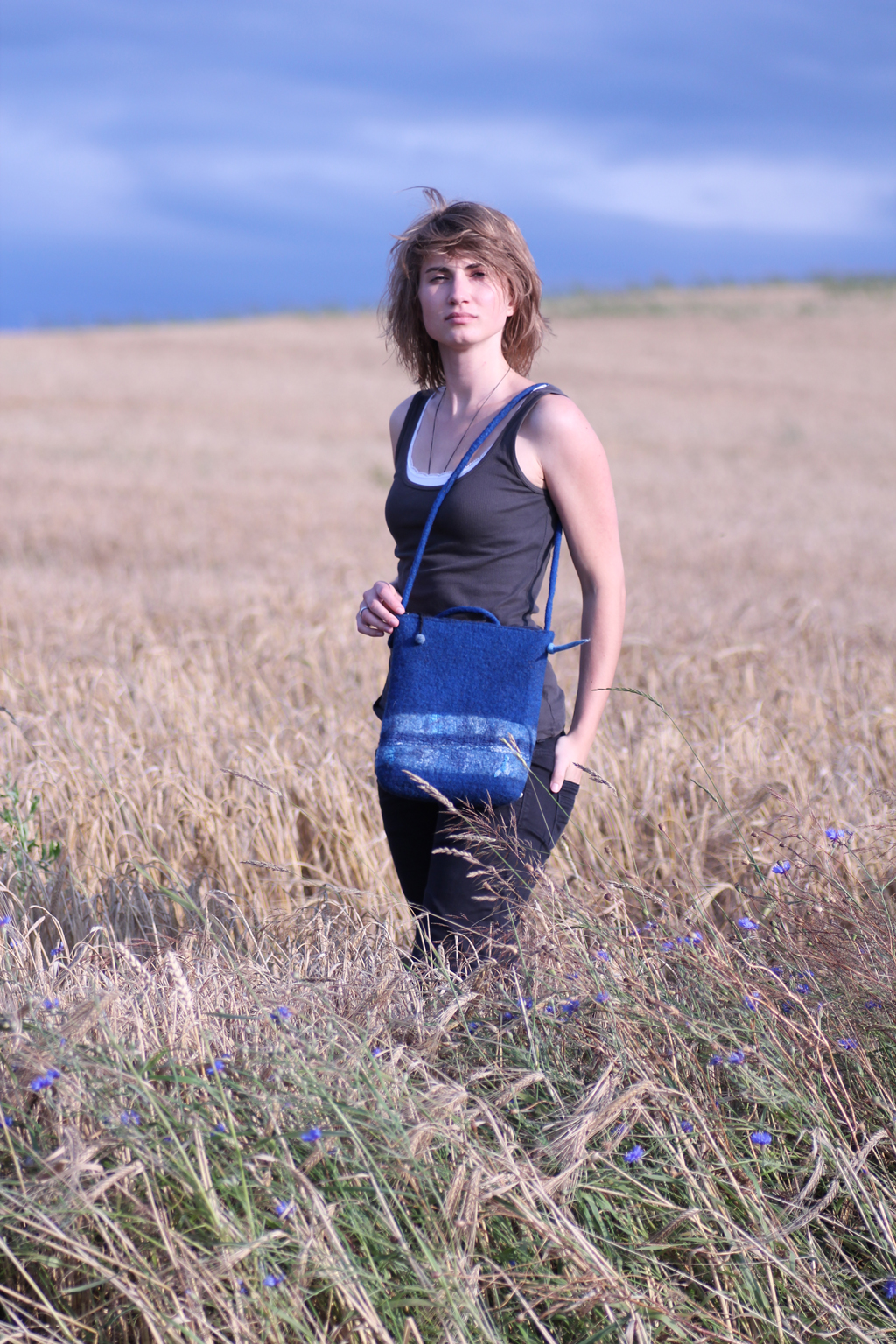 Handarbeit in Blau