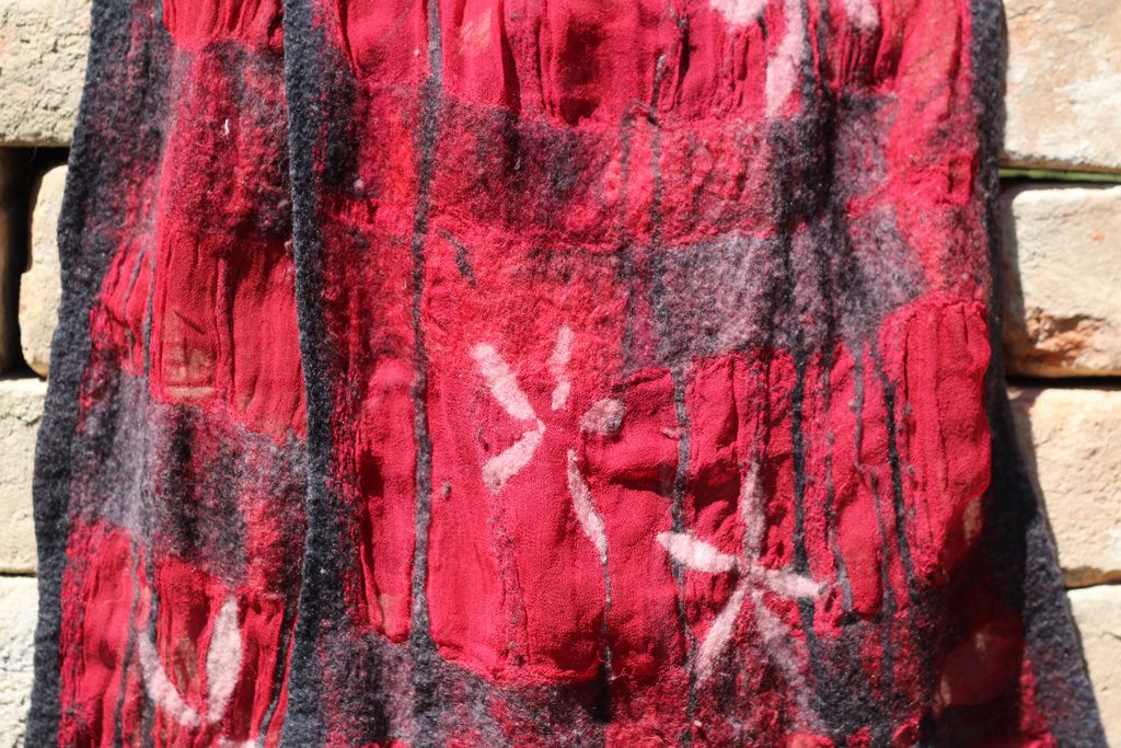 Schal in Rot
